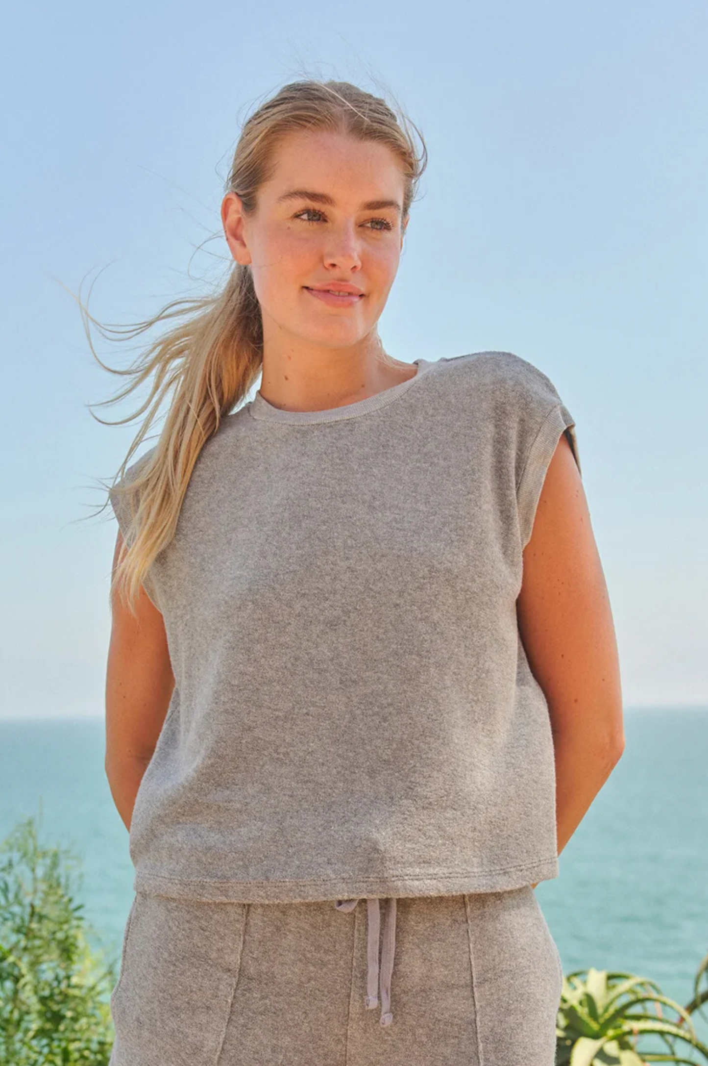 Muscle Tank - Heather Grey