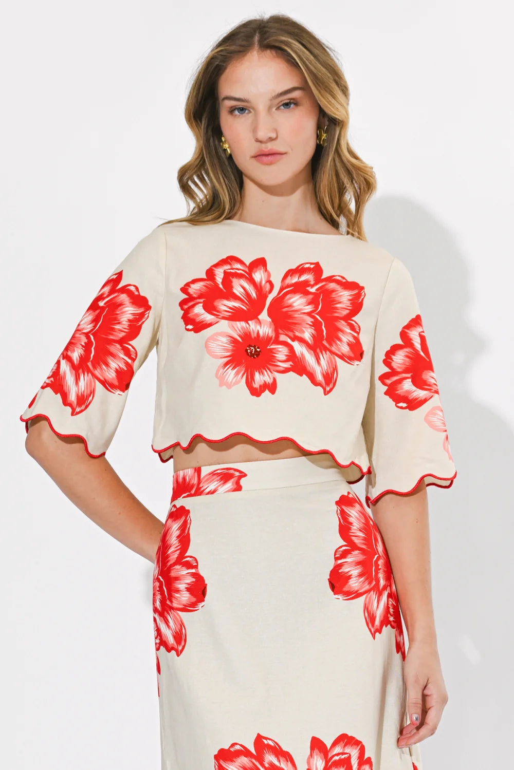 Rylee Scallop Printed Sleeve Top - Cream & Red