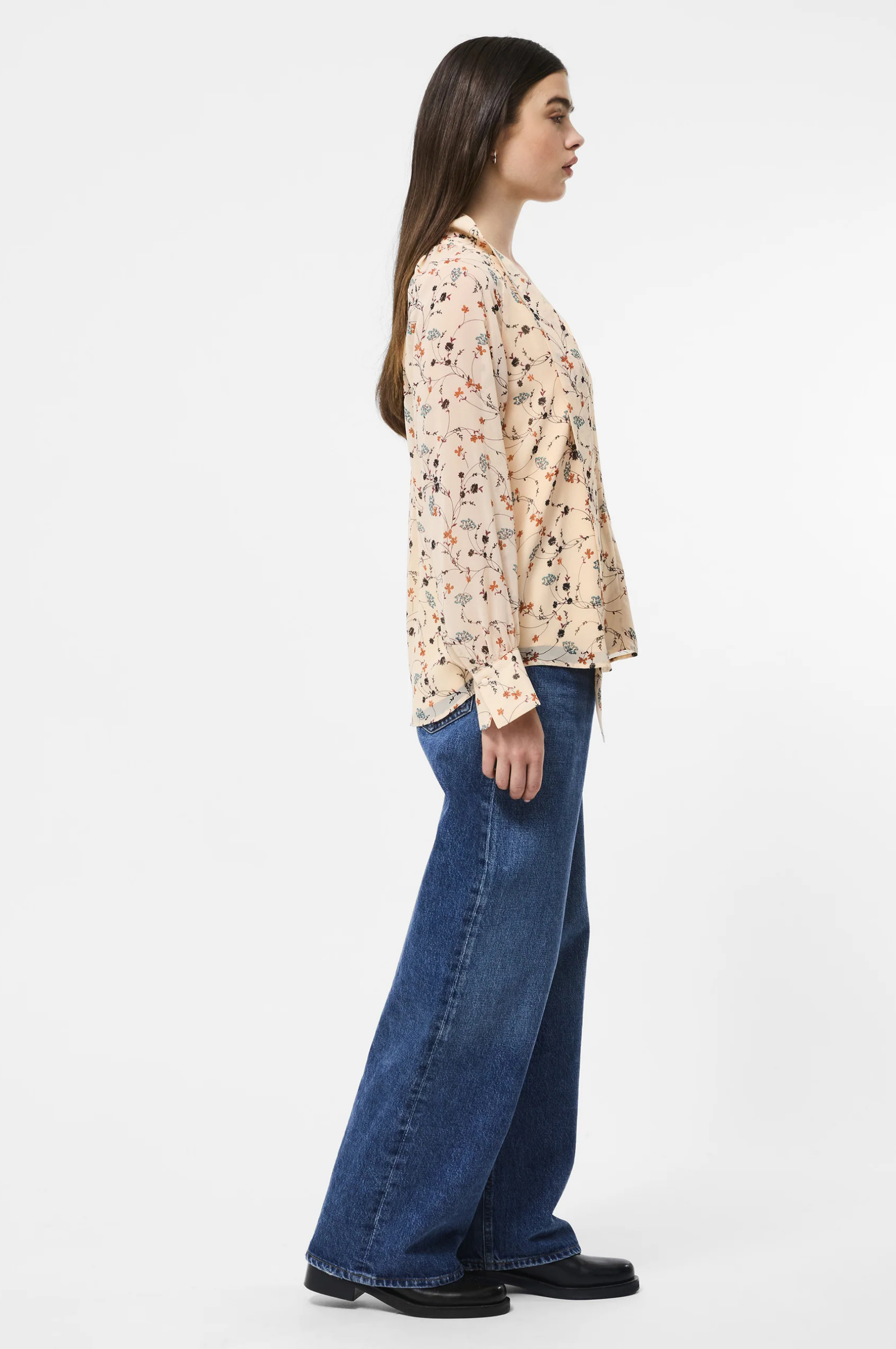 Leithia Wispy Chiffon Neck Tie Top - Bisque Multi