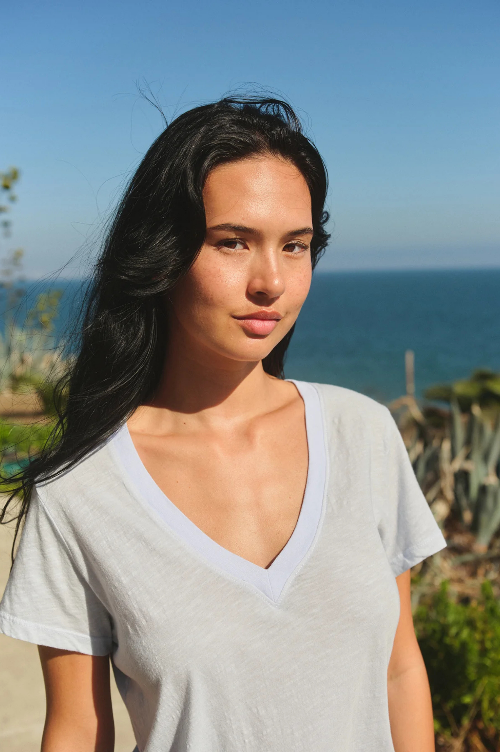 Deep V-Neck - Optic White