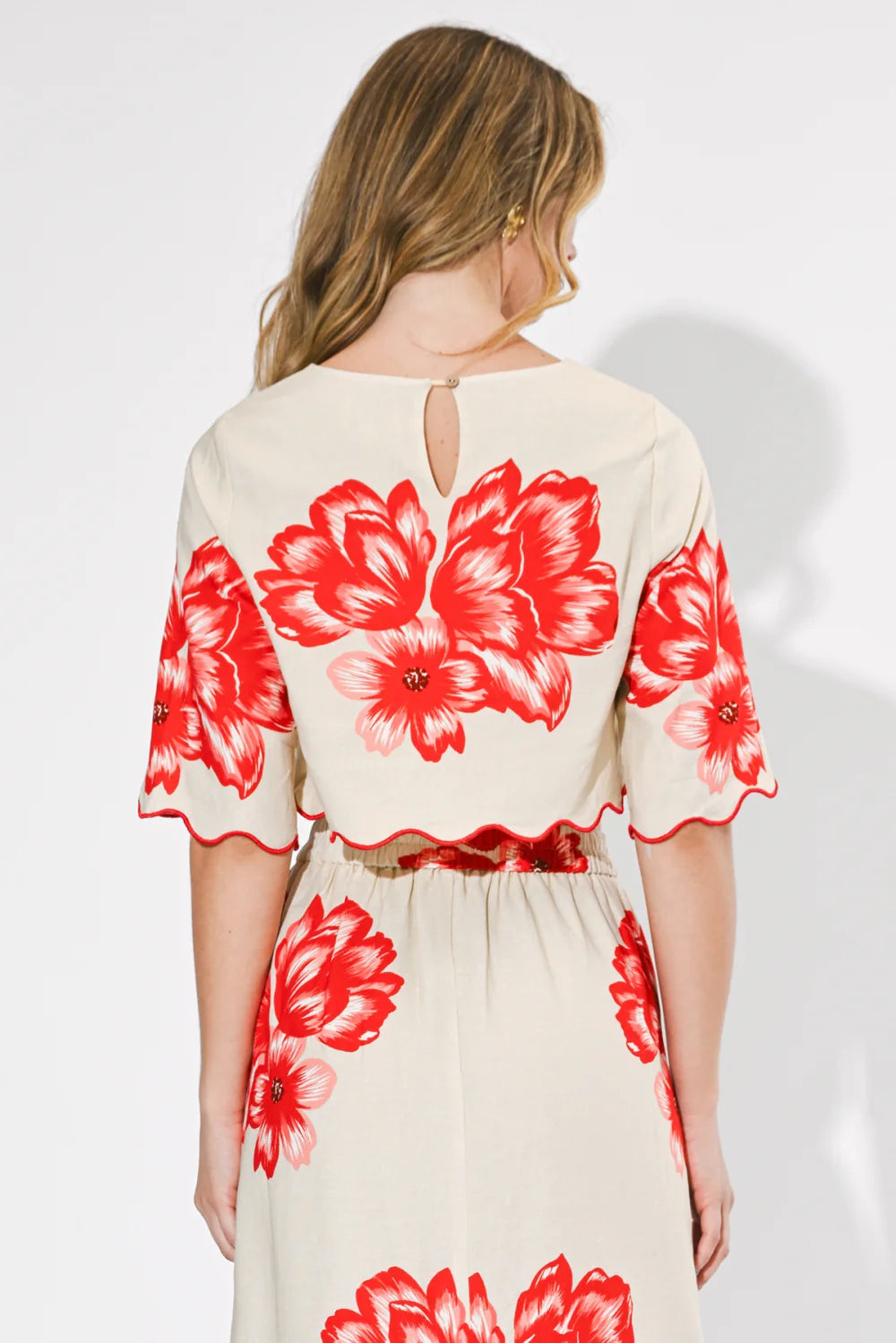 Rylee Scallop Printed Sleeve Top - Cream & Red